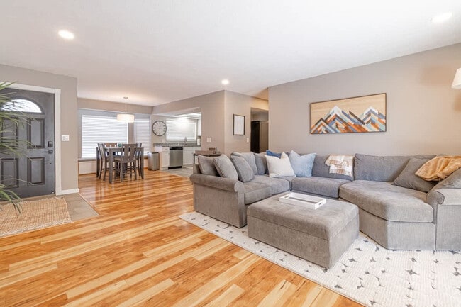 Photo - 2850 Columbus Way Unit ID1250758P