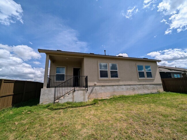 Photo - 1005 Bluewood Bend