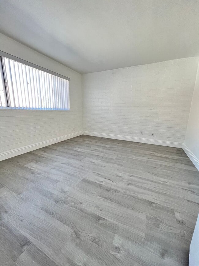 Photo - The Orly on Orange