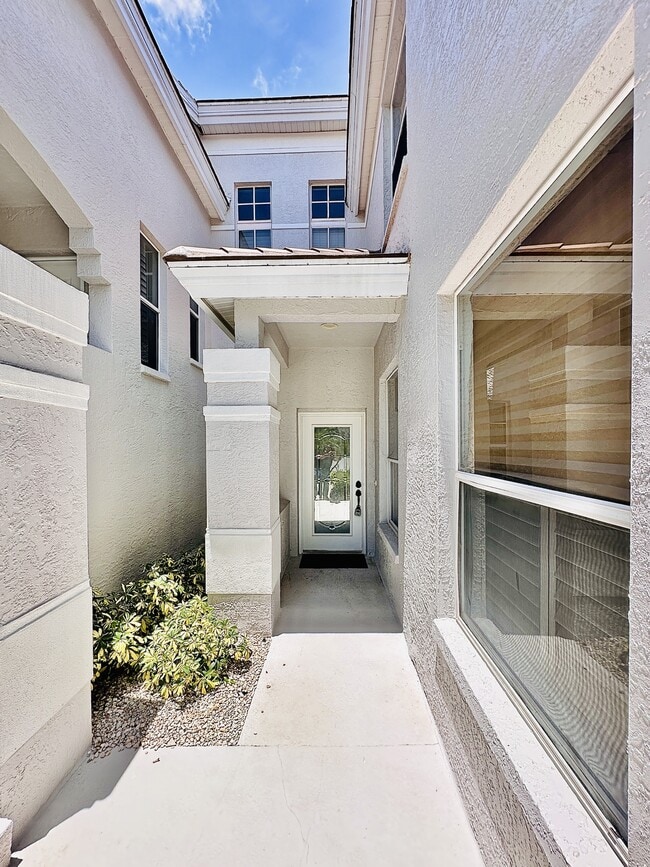 25216 Pelican Creek Cir