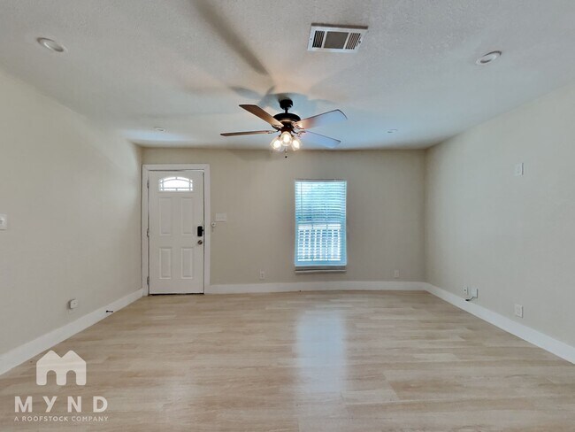 Photo - 115 Fredonia St