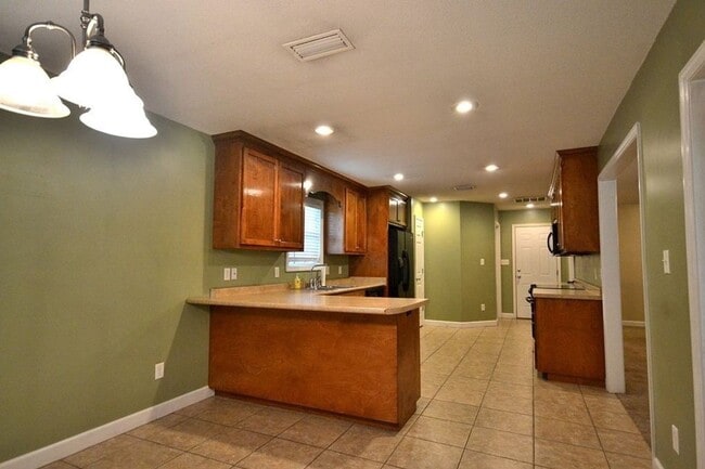 Photo - Spacious 3-Bedroom Home with Modern Amenities in Valdosta! Fenced in Backyard!