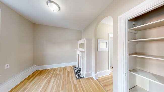 Photo - 212 ½ - 216 ½ Bank