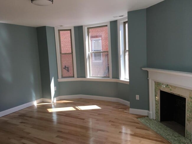 Photo - 2938 St Paul St