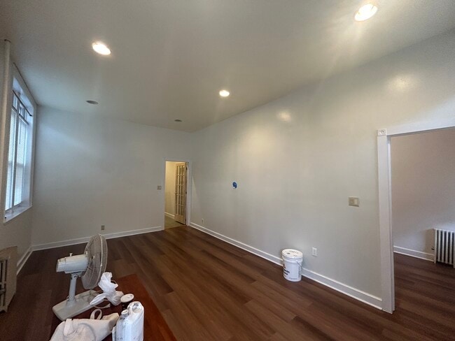 Building Photo - 6716 64th Pl Unit 1R Rental