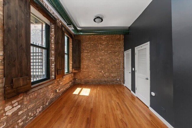 Photo - 1470 N Milwaukee Ave Unit 2