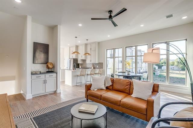 Building Photo - 300 Foch St Unit 140