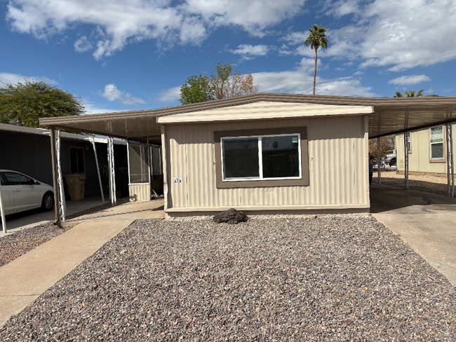 Building Photo - 6832 W Fillmore St