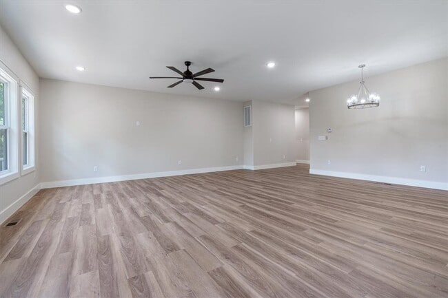 Photo - 28 Fleetwood Dr