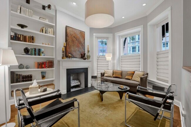 Photo - 2109 N Clark St