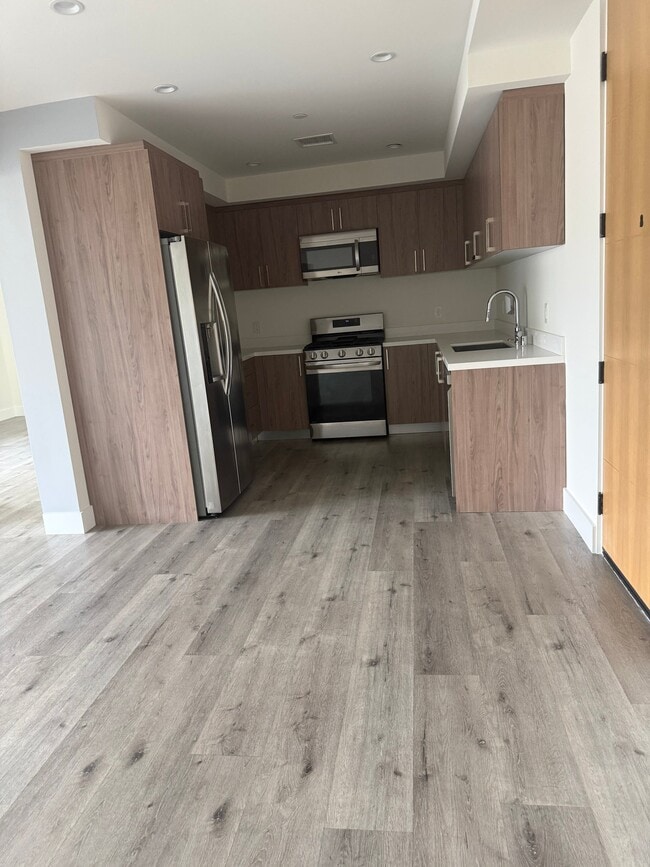 Photo - 5923 Laurel Canyon Blvd