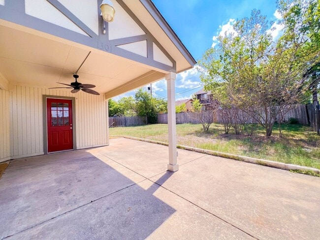 Photo - 1301 Pitcairn Dr