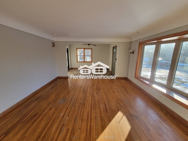 Photo - 401 2nd Ave SW