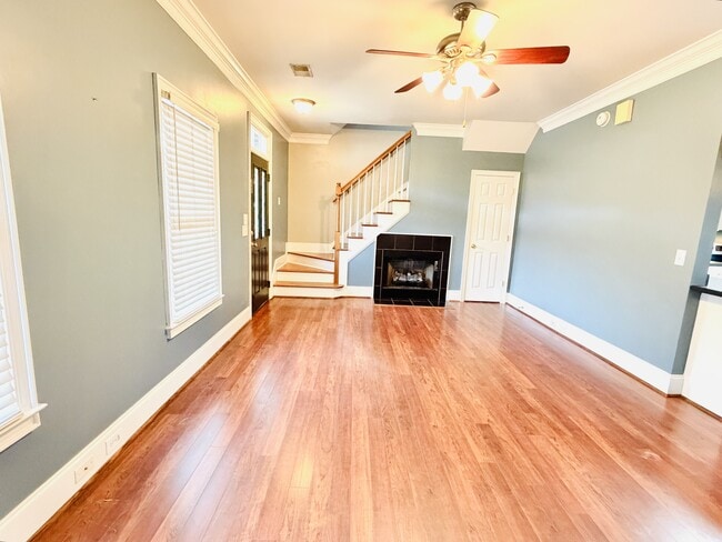 Photo - 207 Ivy Park Ln