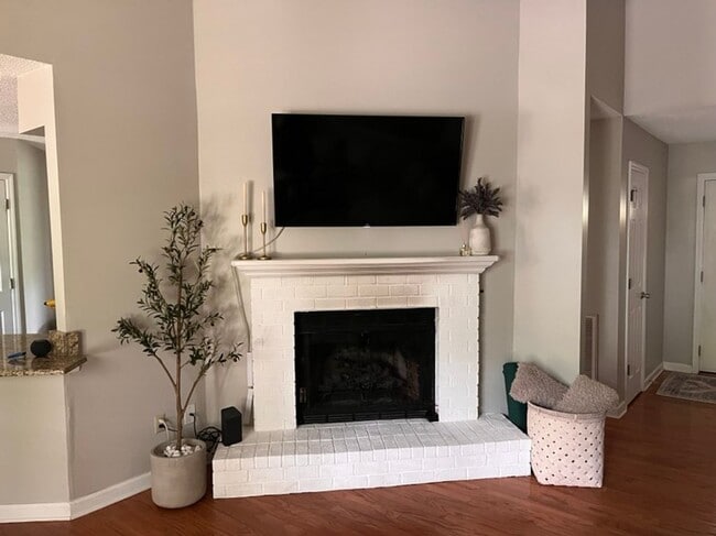 Photo - Knoxville 37922, 3 bedroom, 2 bath home with a lot of storage - Call Susan Niedergeses (865) 300-...