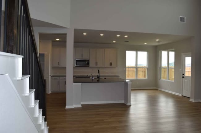 Photo - 201 Chickasaw Ln