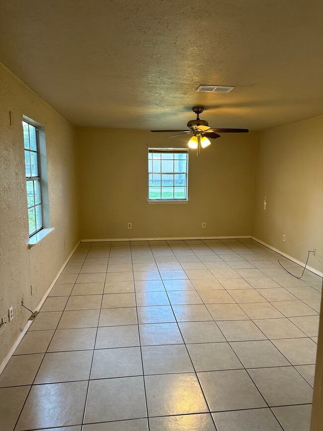 Photo - 1703 Orval Rd