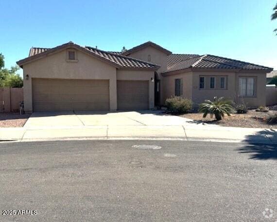 Building Photo - 9811 E Naranja Ave Rental
