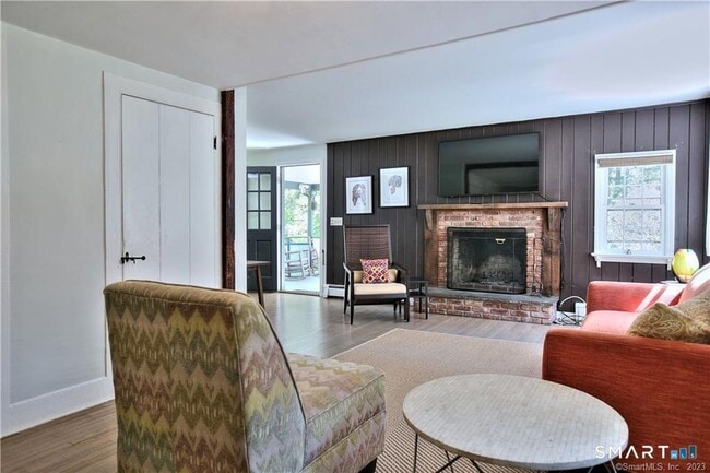 Photo - 284 Lyons Plain Rd