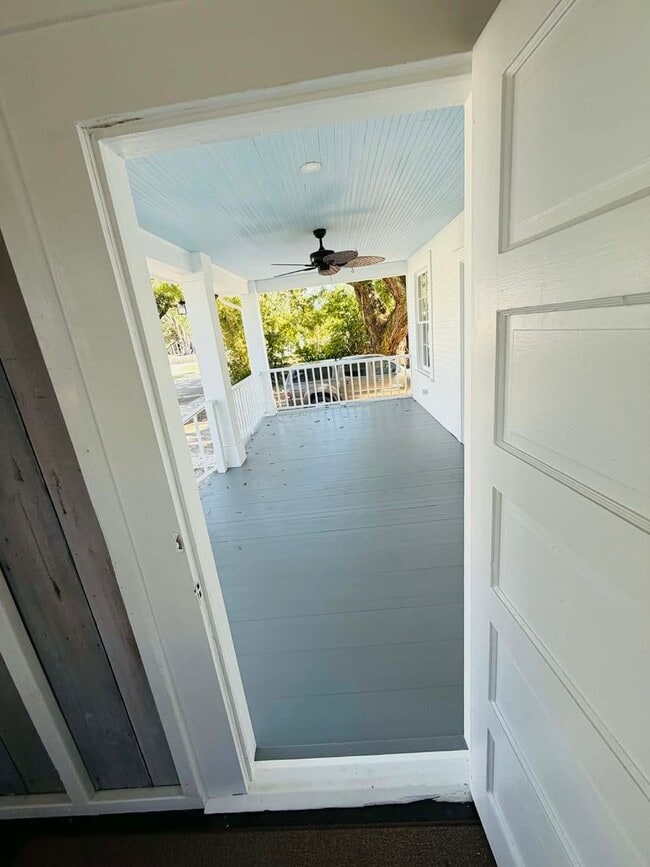 Photo - Stunning Renovated 3bedroom 2.5 bathroom Cottage