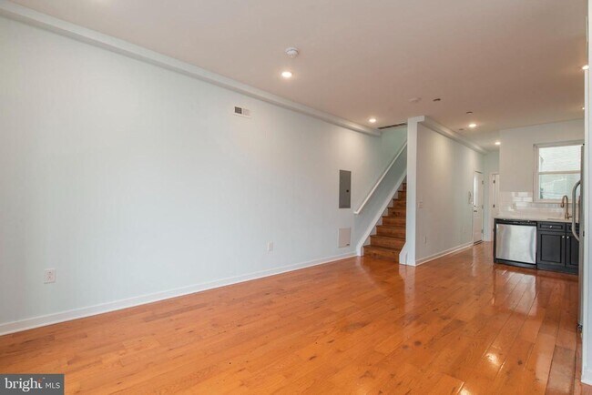 Photo - 1517 W Seybert St Unit 2