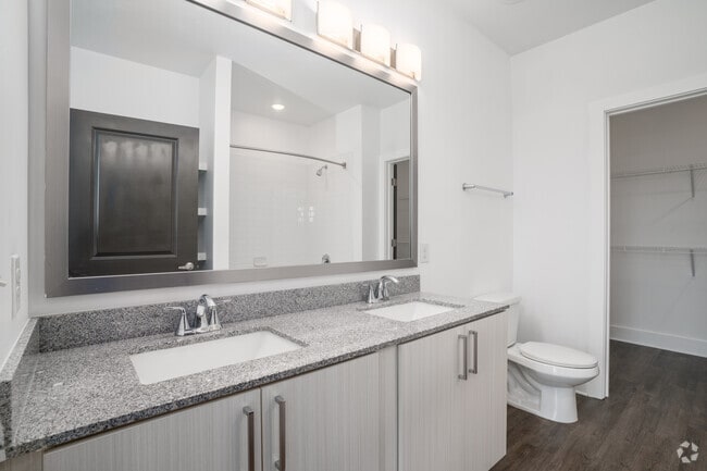 B1 2BR, 2BA - 1,009SF - Primary Bathroom