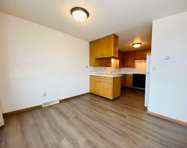 Building Photo - 3037 Humboldt Rd