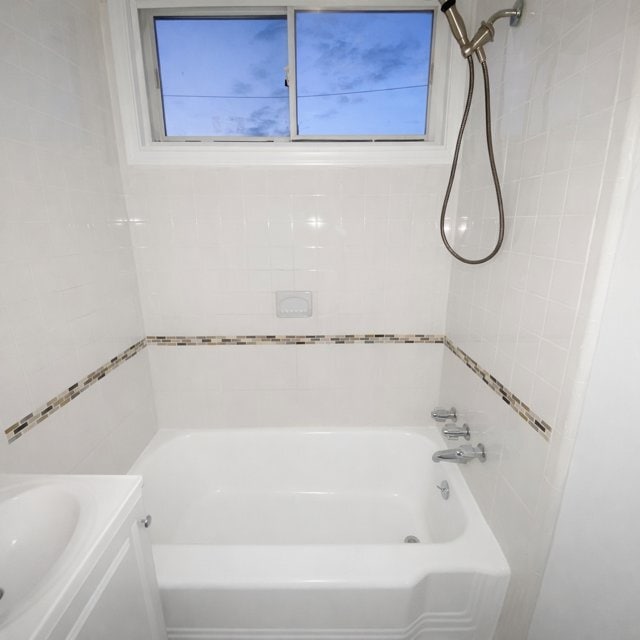Photo - 7939 Pickering Ave Unidad 3