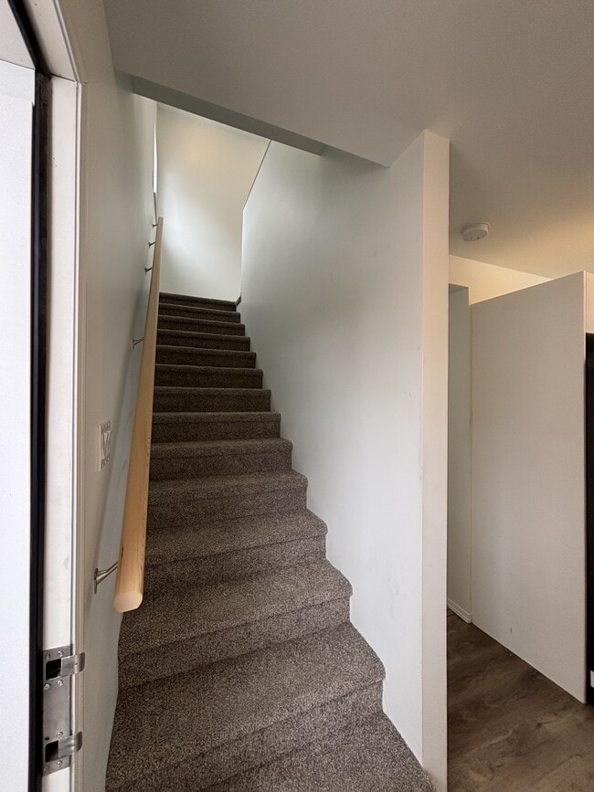 Photo - 12021-12055 55 St NW Unit Upper - G1