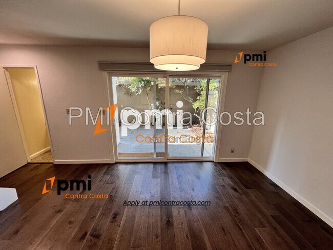 Photo - 1930 Olmo Way
