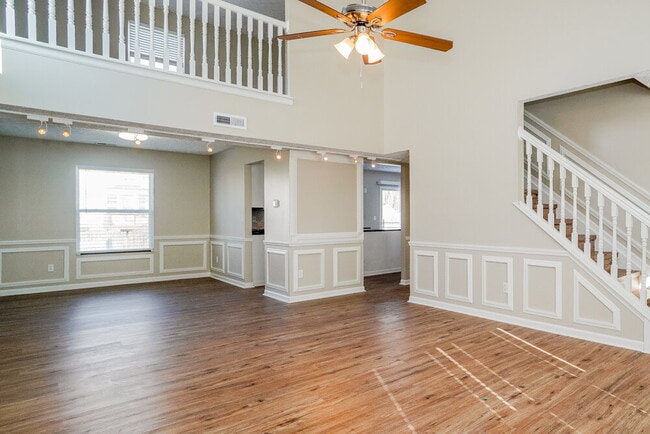 Photo - 1390 Halfhill Way