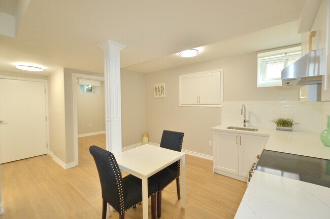 Photo - 102 Belmont Av Unit Lower