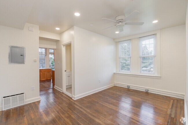 2BR, 2BA - 1300SF Dining Area