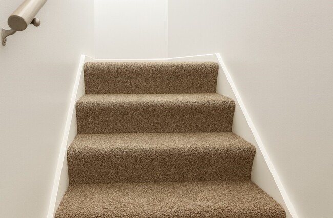 Photo - 5470 Military Dr W