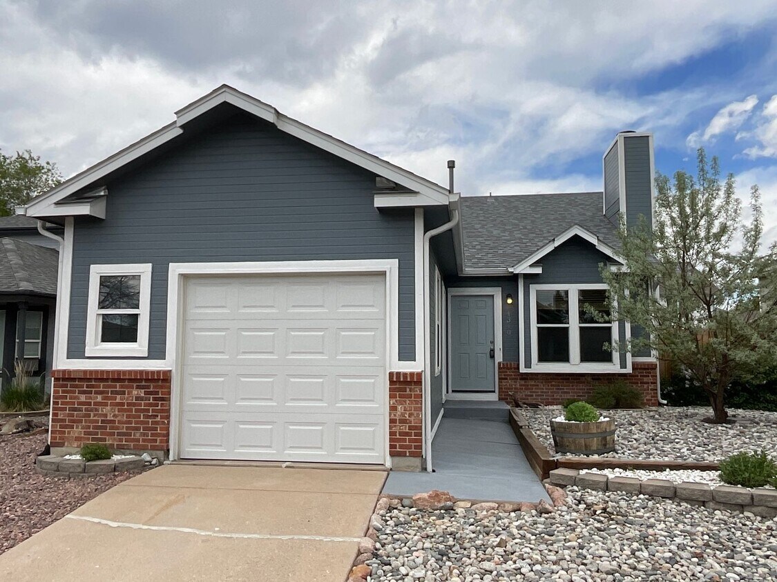 3 Bedroom Home Available Near E Woodmen Rd... - 3 Bedroom Home Available Near E Woodmen Rd...