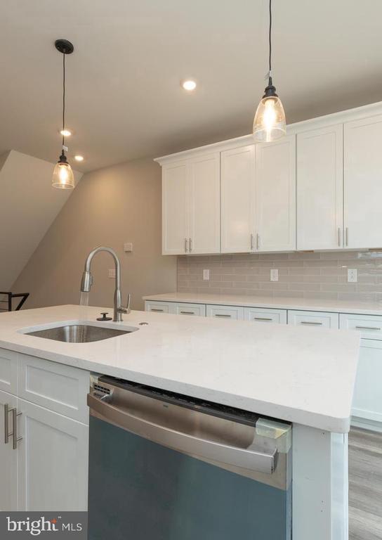 Photo - 140 W Huntingdon St Unit 1