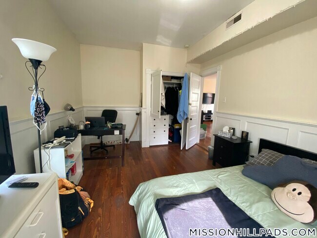 Photo - 18 Lawn St Unit 2