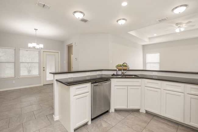 Photo - 1638 Clare Dr Unidad B