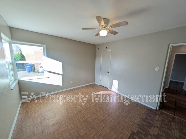 Photo - 542 Alvarado Dr SE
