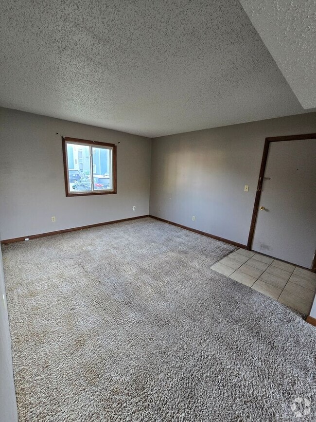 Building Photo - 616 S 6th St Unit 520 Marion Ave B-1 Rental