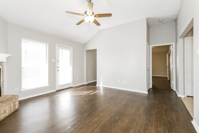 Photo - 4553 Wheatland Dr