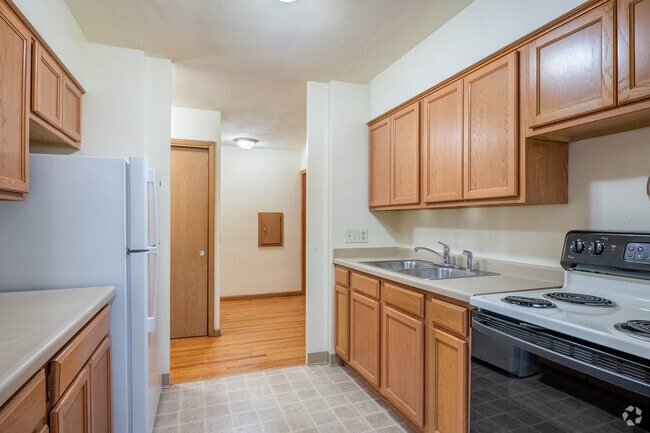 3BR, 1BA - 1,088SF - Kitchen