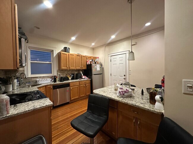 Photo - 95 Calumet St Unit 2