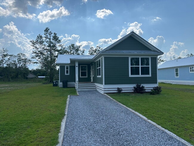 Building Photo - 534 N Raphael Rd Rental