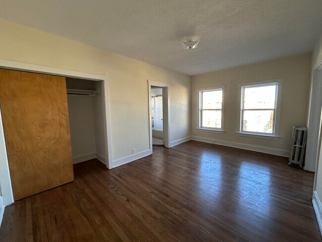 Photo - 2712 N Milwaukee Ave Unit 206