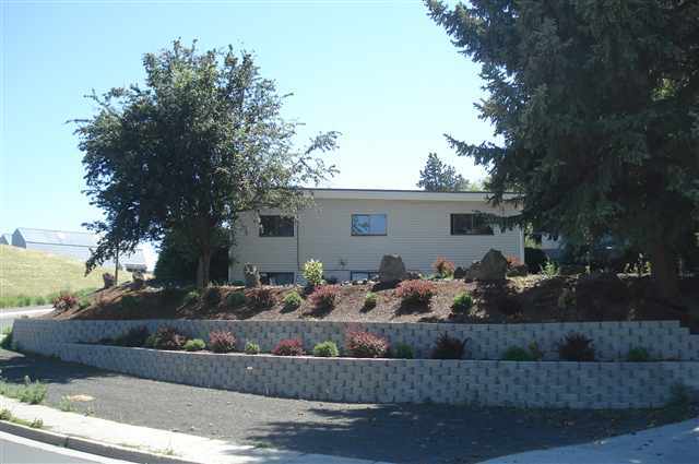 Side parking lot - 1315 NE Orchard Dr