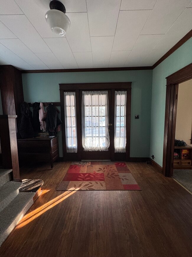 Photo - 409 E 1st St