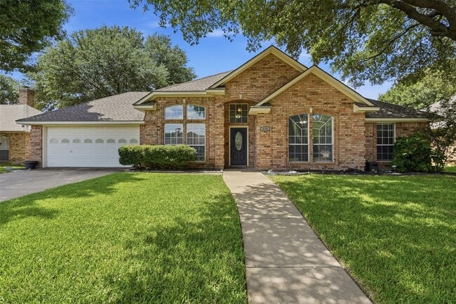 Building Photo - Home in Midlothian