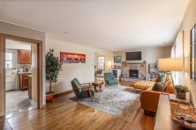 Photo - 1345 Lincoln Ave S