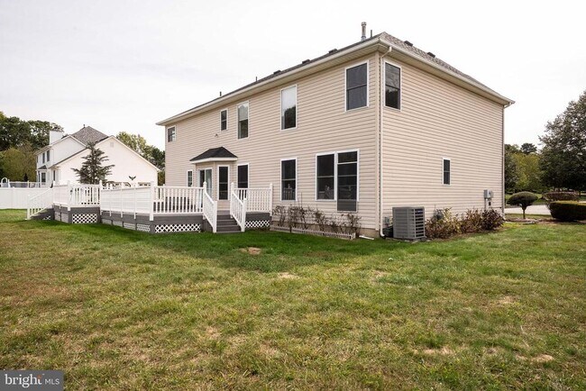 Photo - 27 Samantha Dr